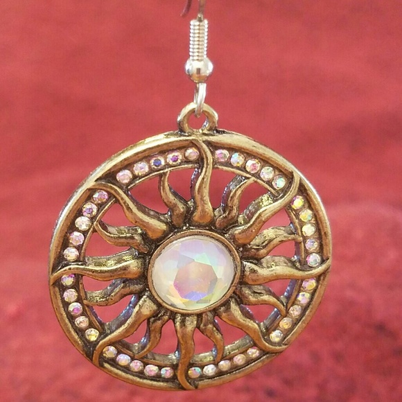 Earrings - Picture 2 of 6